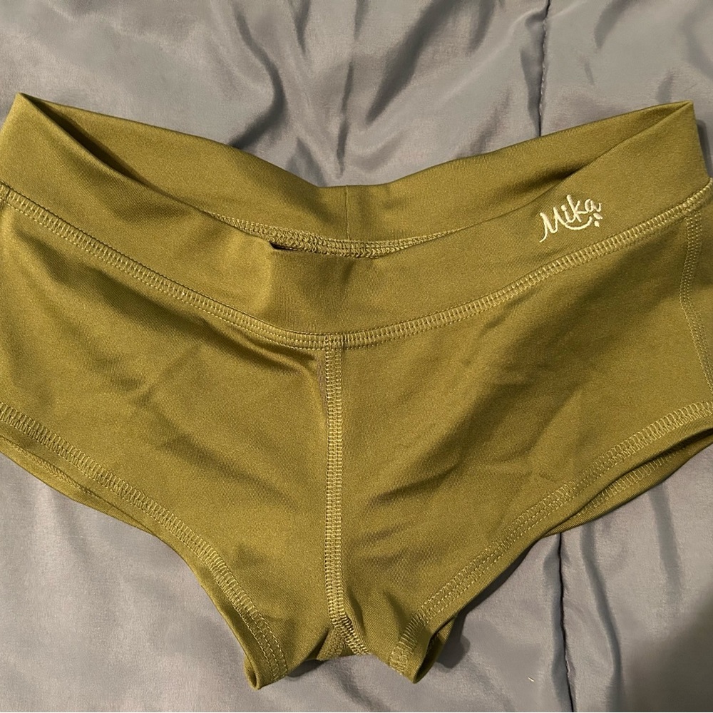 Mika pole dance wear or yoga wear, size S/M, olive green color